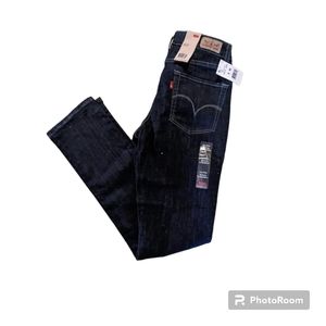 Levi's Mid Rise Skinny 6 M Jeans NWT